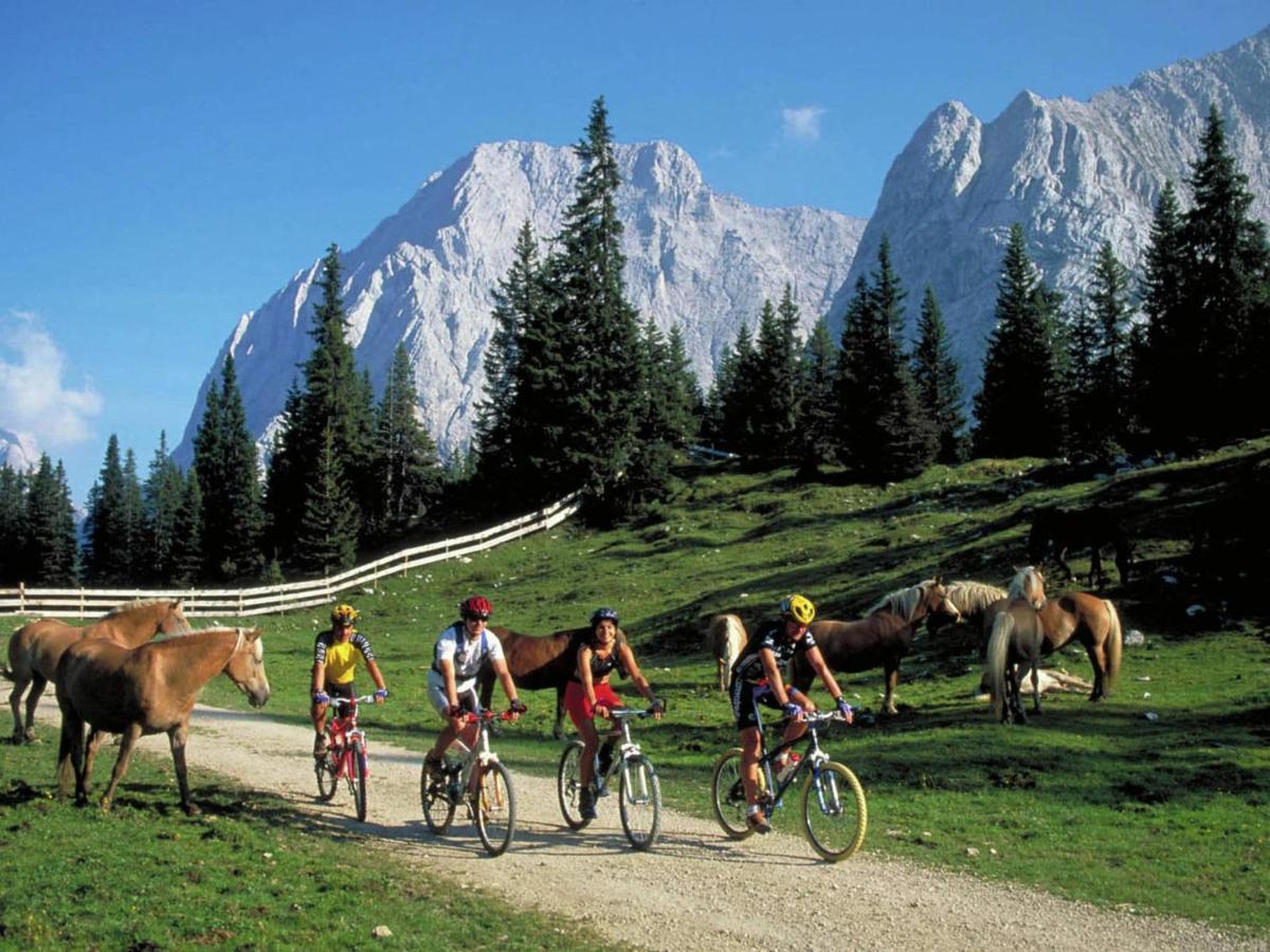 Apartment In W Ngle Tyrol With Walking Trails Near Reuthe Buitenkant foto